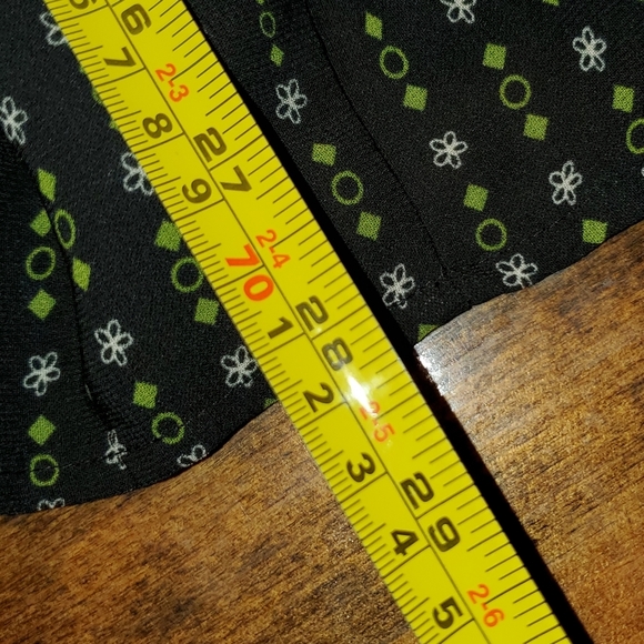 COVINGTON Size 8 black midi skirt with pink flowers - Picture 7 of 13